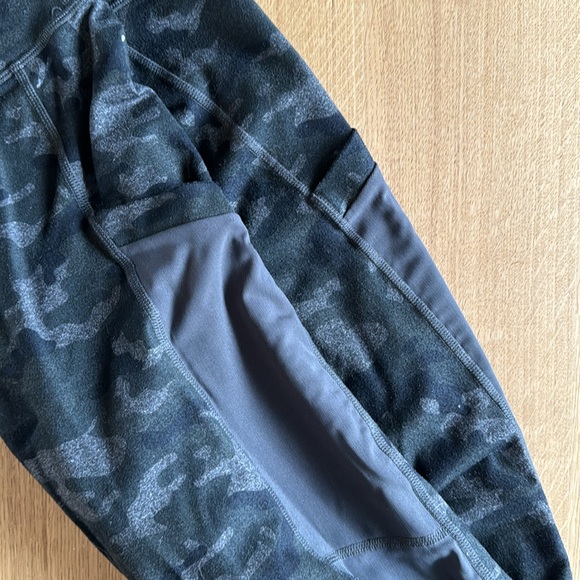 EUC Camo Fabletics POWERHOLD 7/8 leggings - Picture 3 of 4